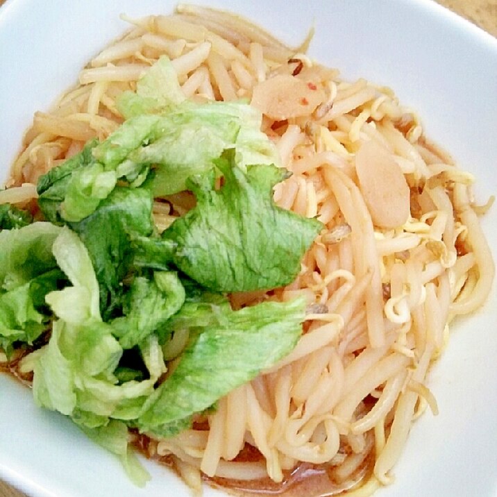 インスタント担々麺で、モヤシとレタスの酸辣湯麺♪